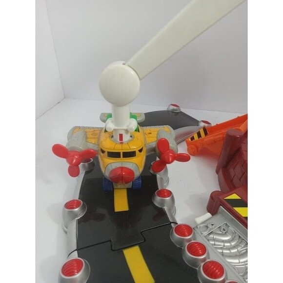 Fisher-Price GeoTrax Rail & Road System Coastal Winds Airport Plane - Picture 6 of 10